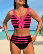 Hochtaillierter gestreifter Bikini