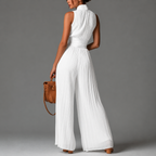 ZAKIRA | Eleganter Neckholder-Jumpsuit mit weitem Bein